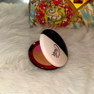 MaC Disney Cruella Collection Powder Blush Duo